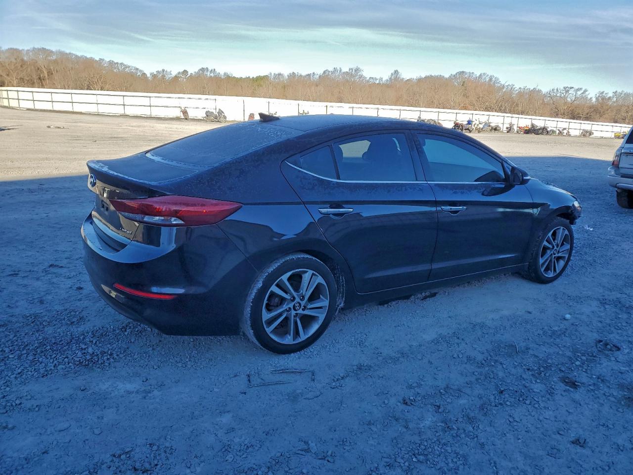 2017 HYUNDAI ELANTRA SE photo 3