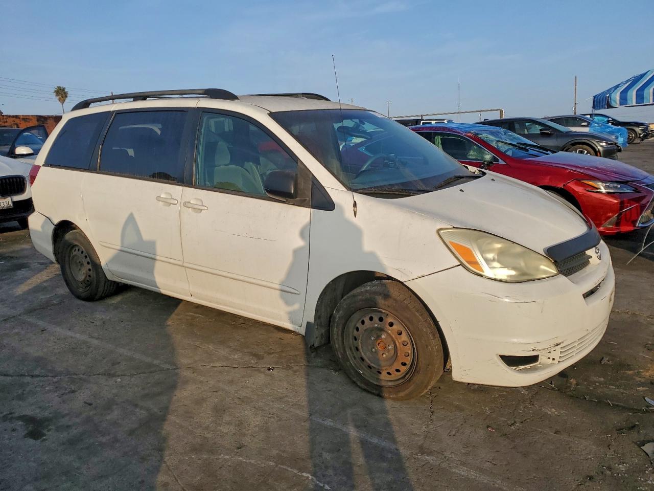 2004 TOYOTA SIENNA CE photo 4