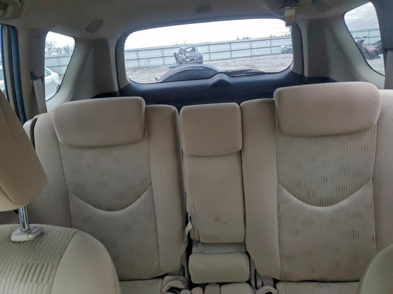 2011 TOYOTA RAV4 photo 19