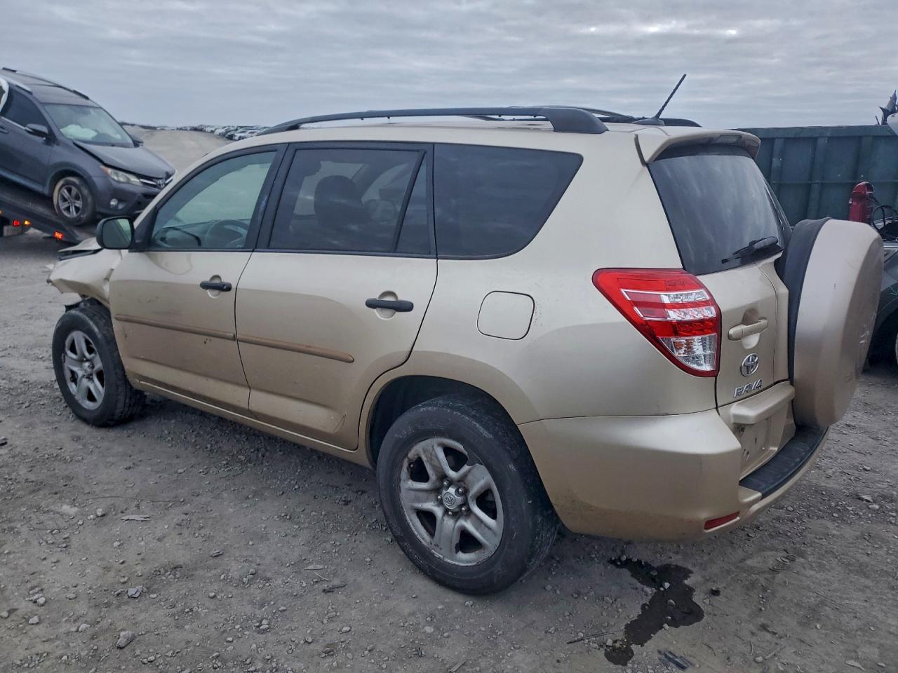 2011 TOYOTA RAV4 photo 3