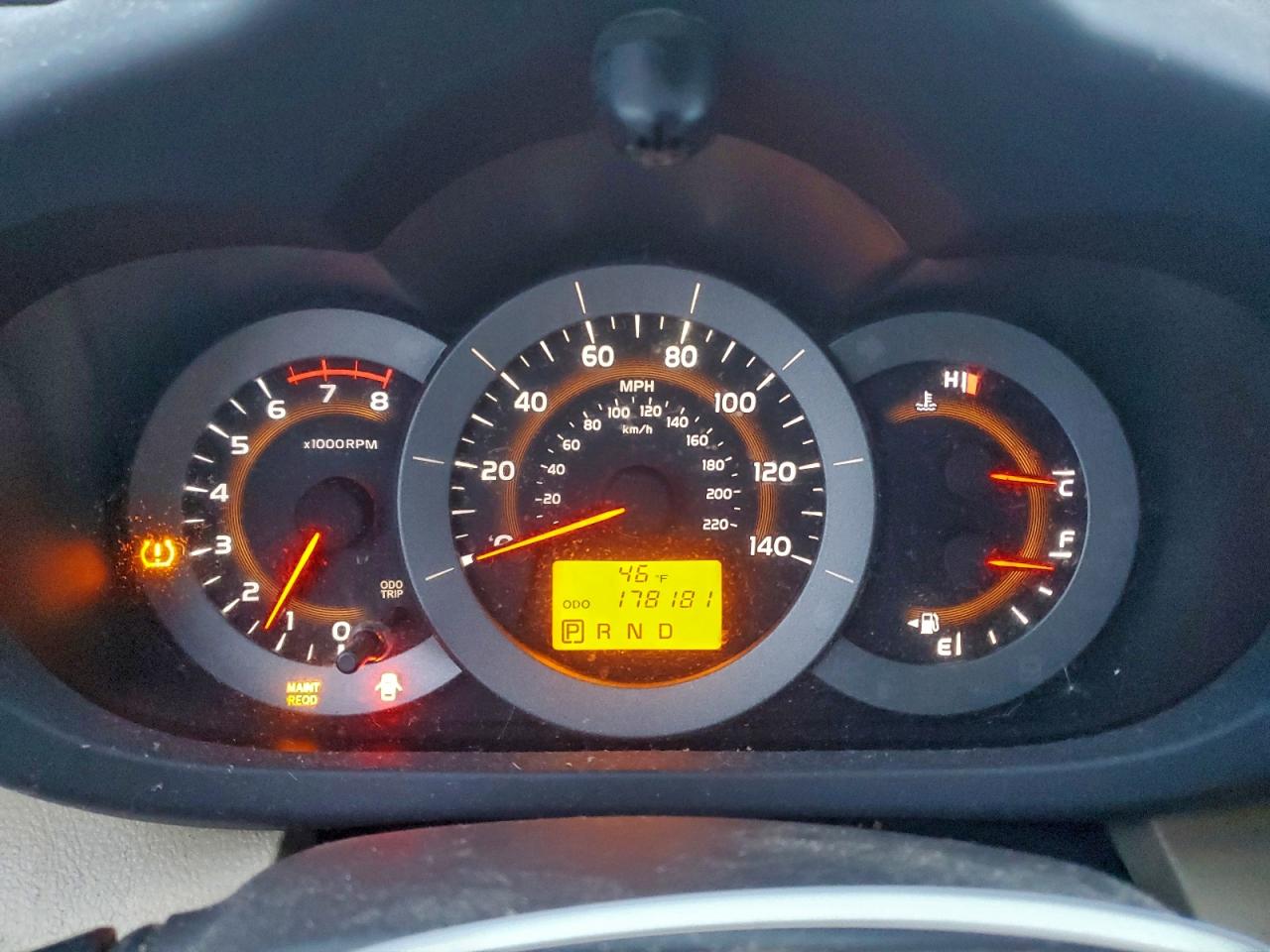 2011 TOYOTA RAV4 photo 17