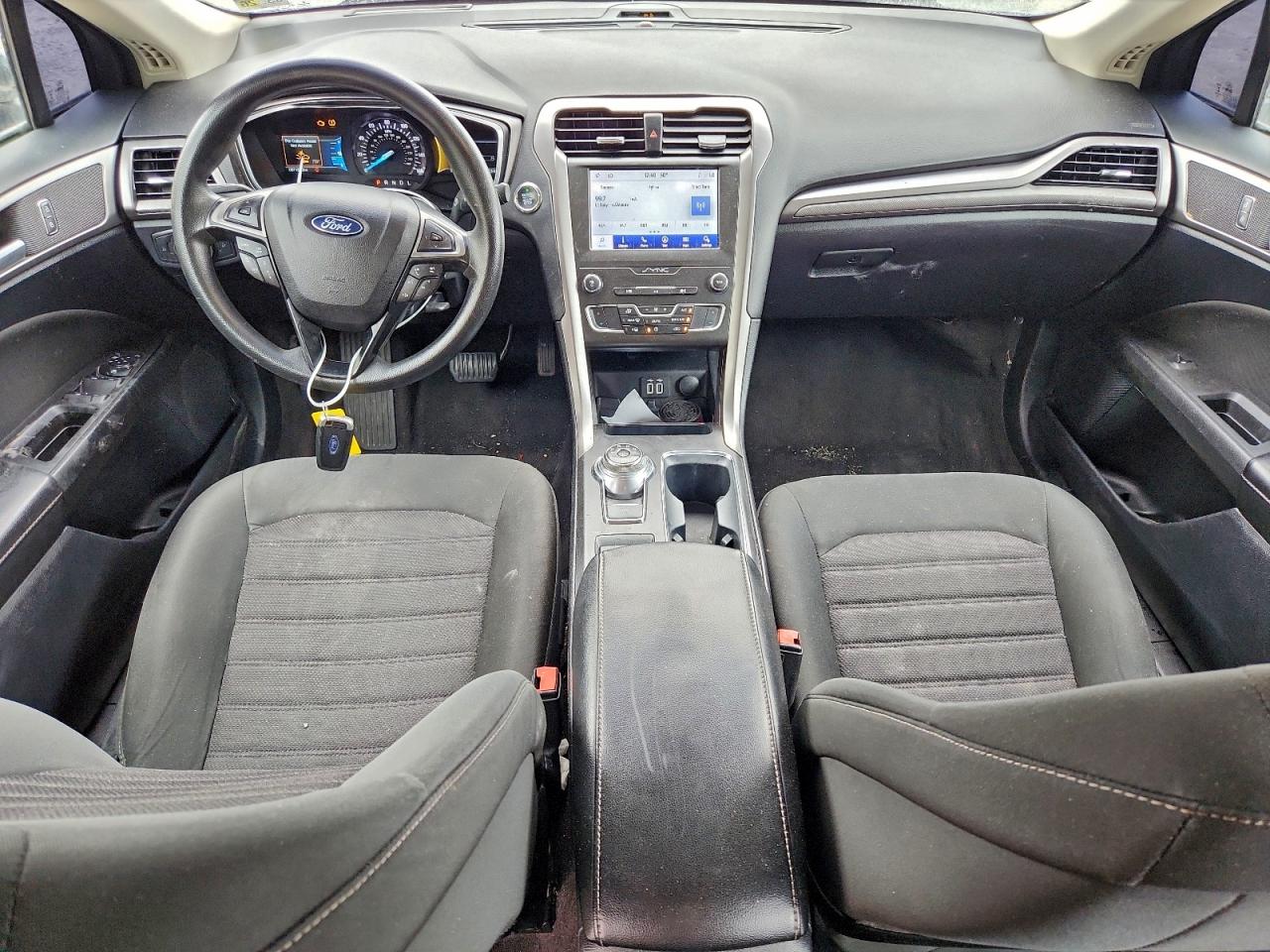 2020 FORD FUSION SE photo 8