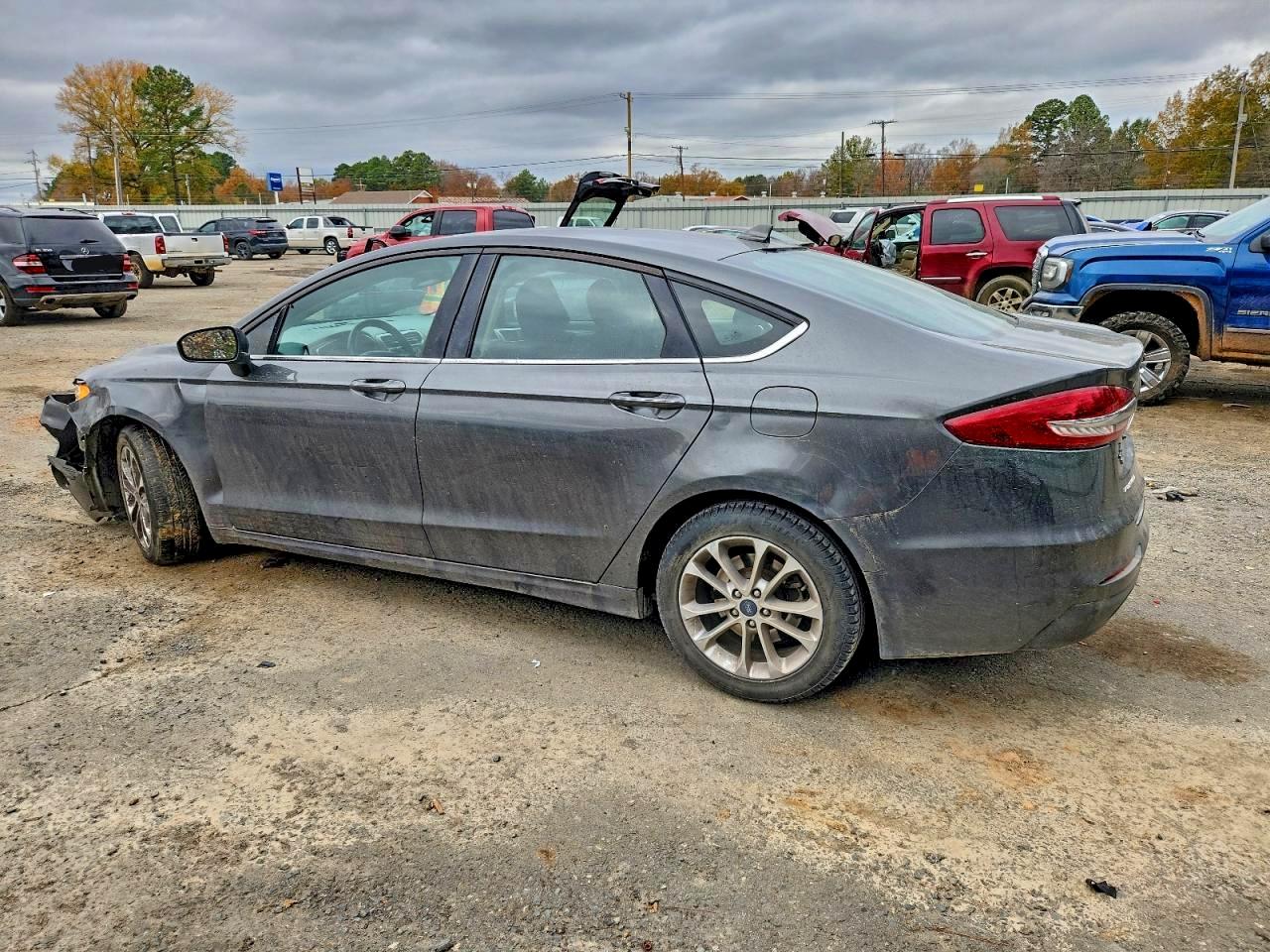 2020 FORD FUSION SE photo 2
