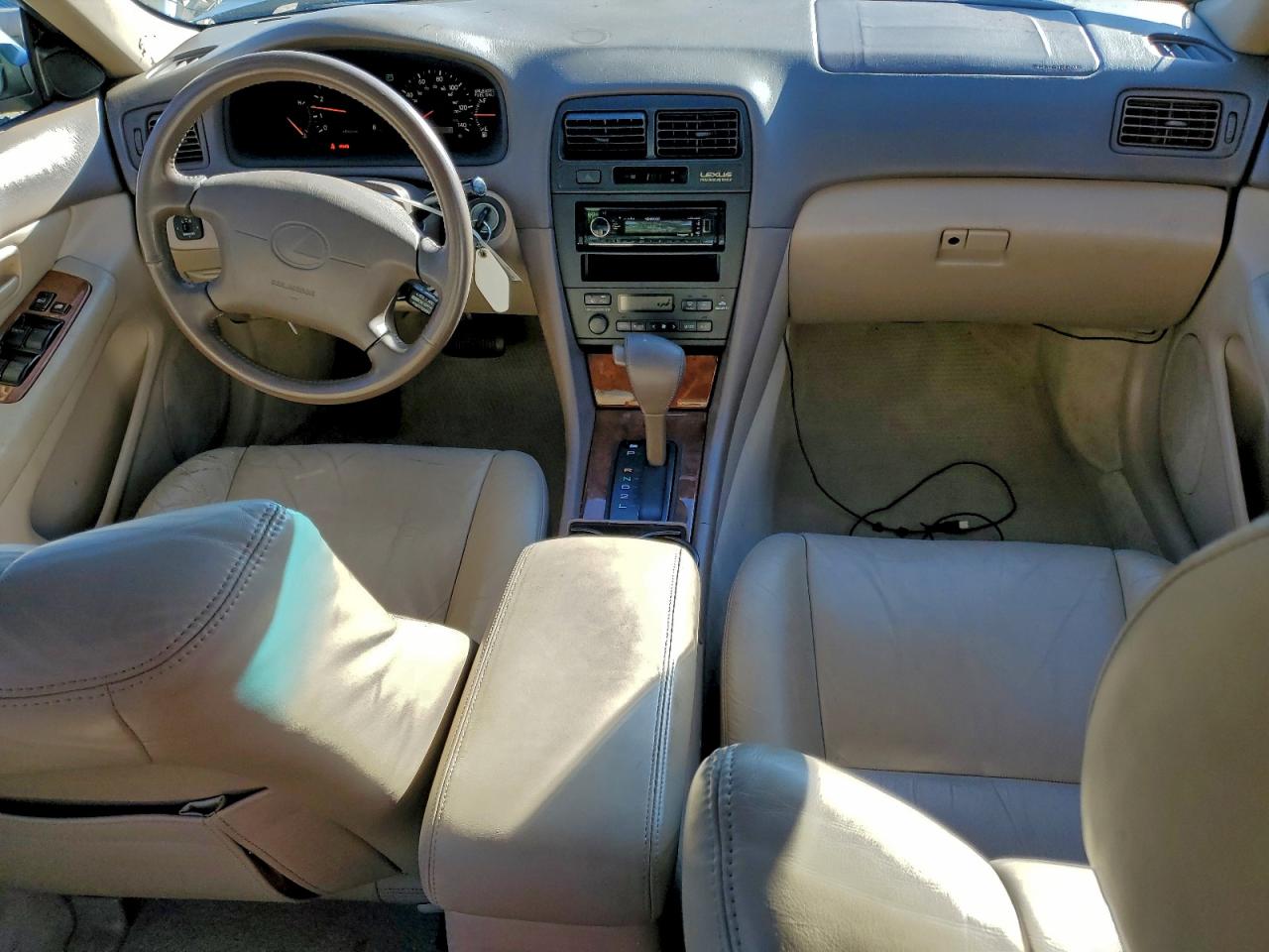 1998 LEXUS ES 300 photo 8