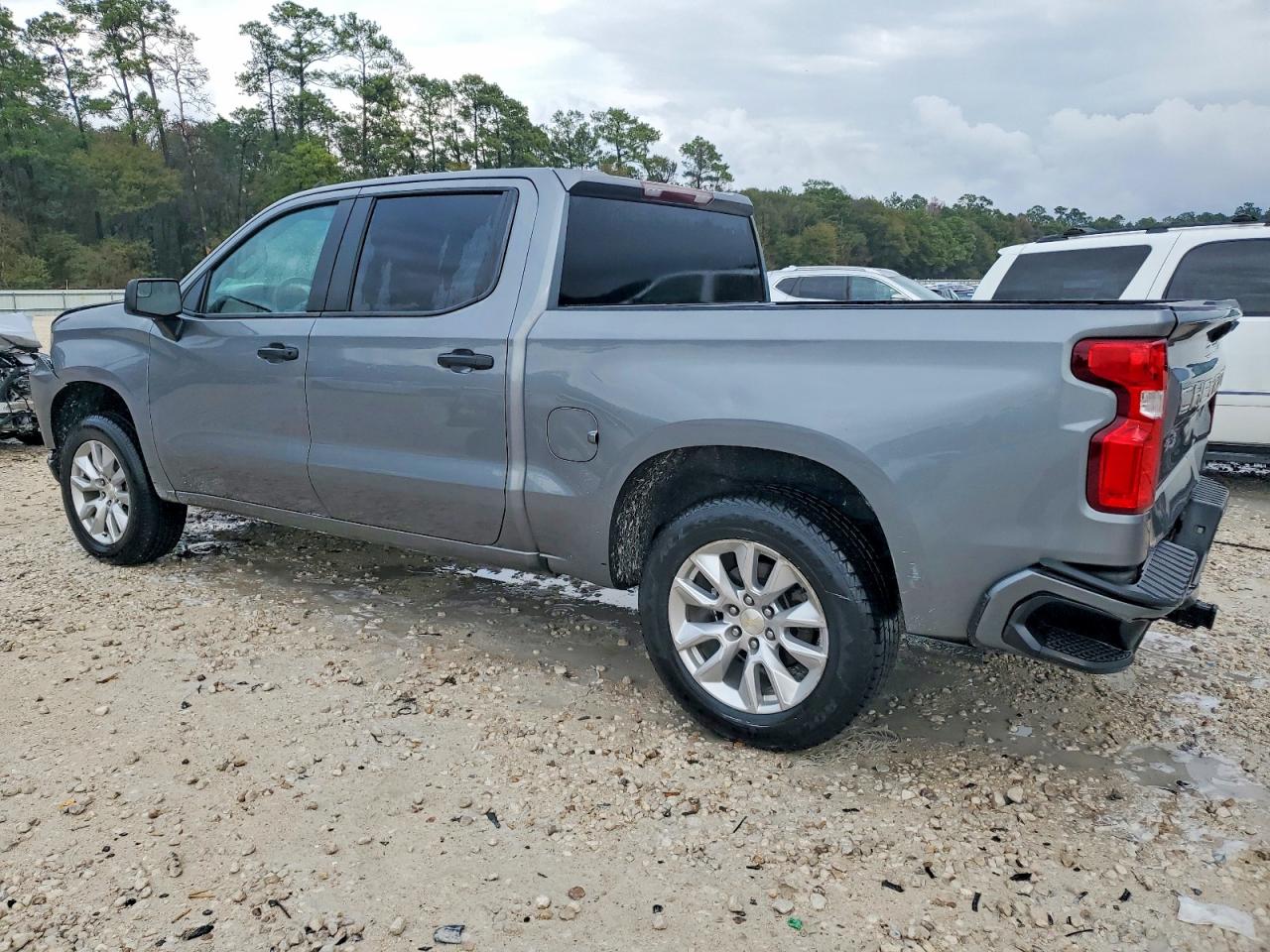 2021 CHEVROLET SILVERADO C1500 CUSTOM photo 2