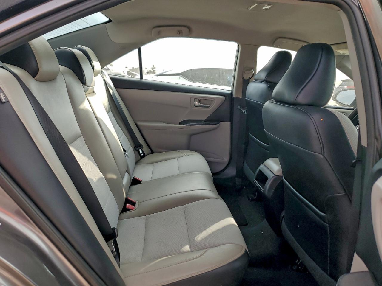 2016 TOYOTA CAMRY LE photo 19
