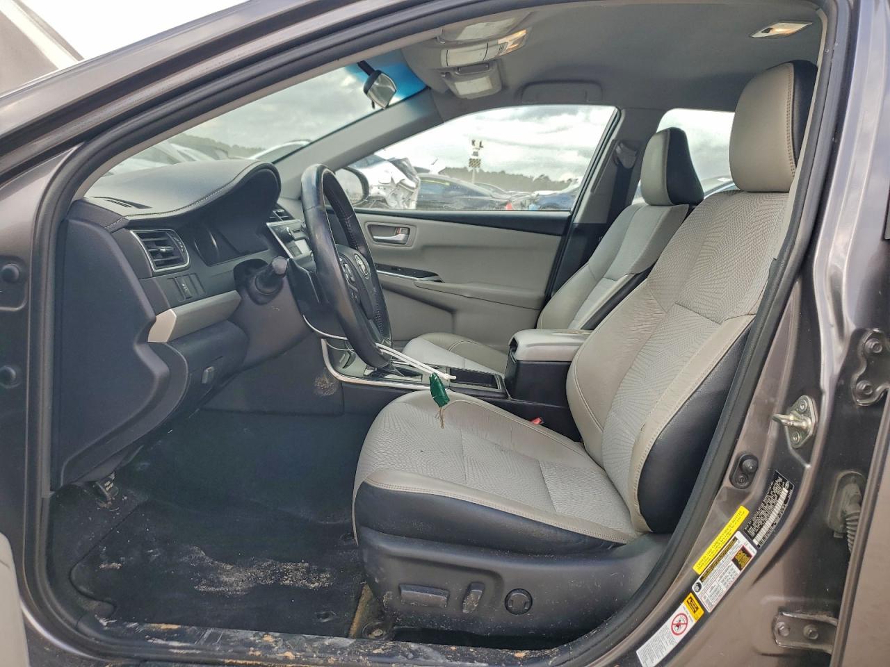 2016 TOYOTA CAMRY LE photo 13