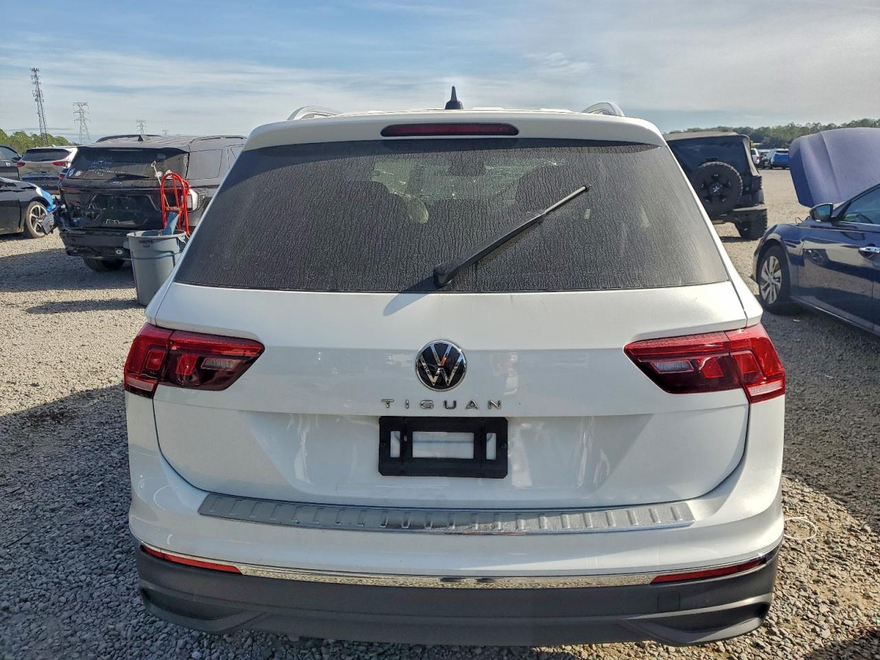 2024 VOLKSWAGEN TIGUAN WOLFSBURG photo 6