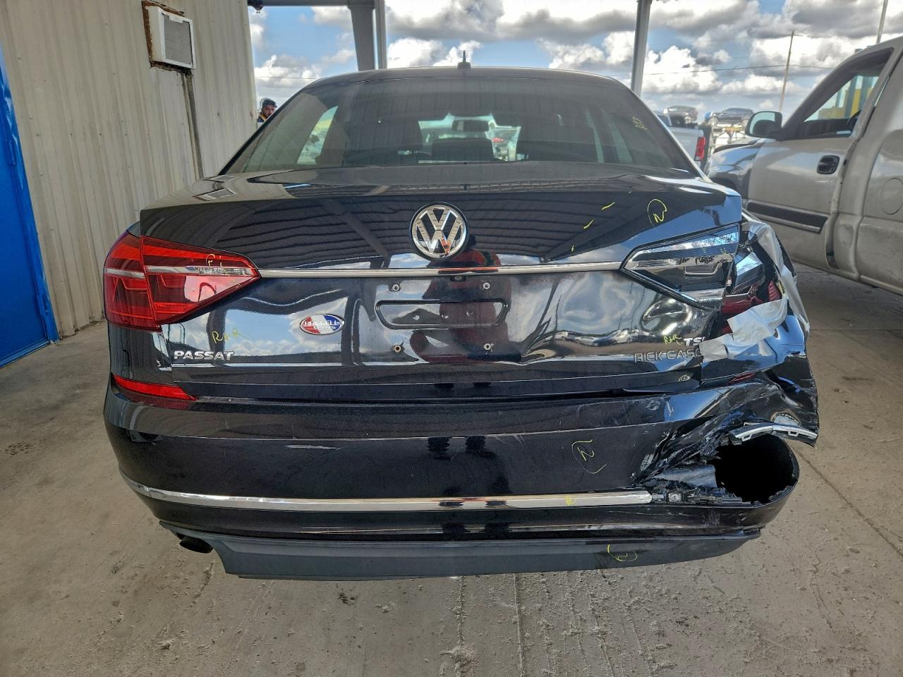 2017 VOLKSWAGEN PASSAT S photo 6
