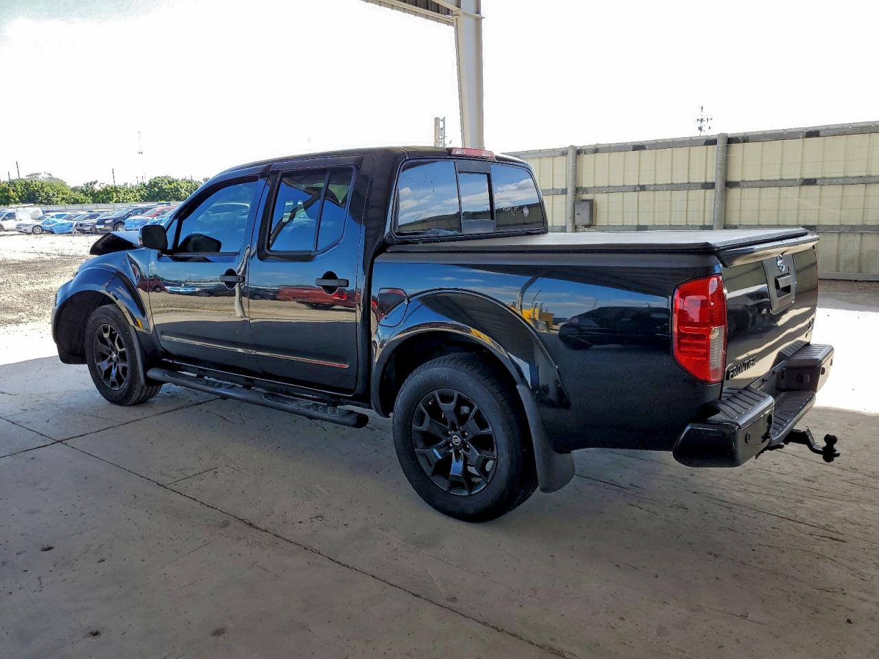 2018 NISSAN FRONTIER S photo 2