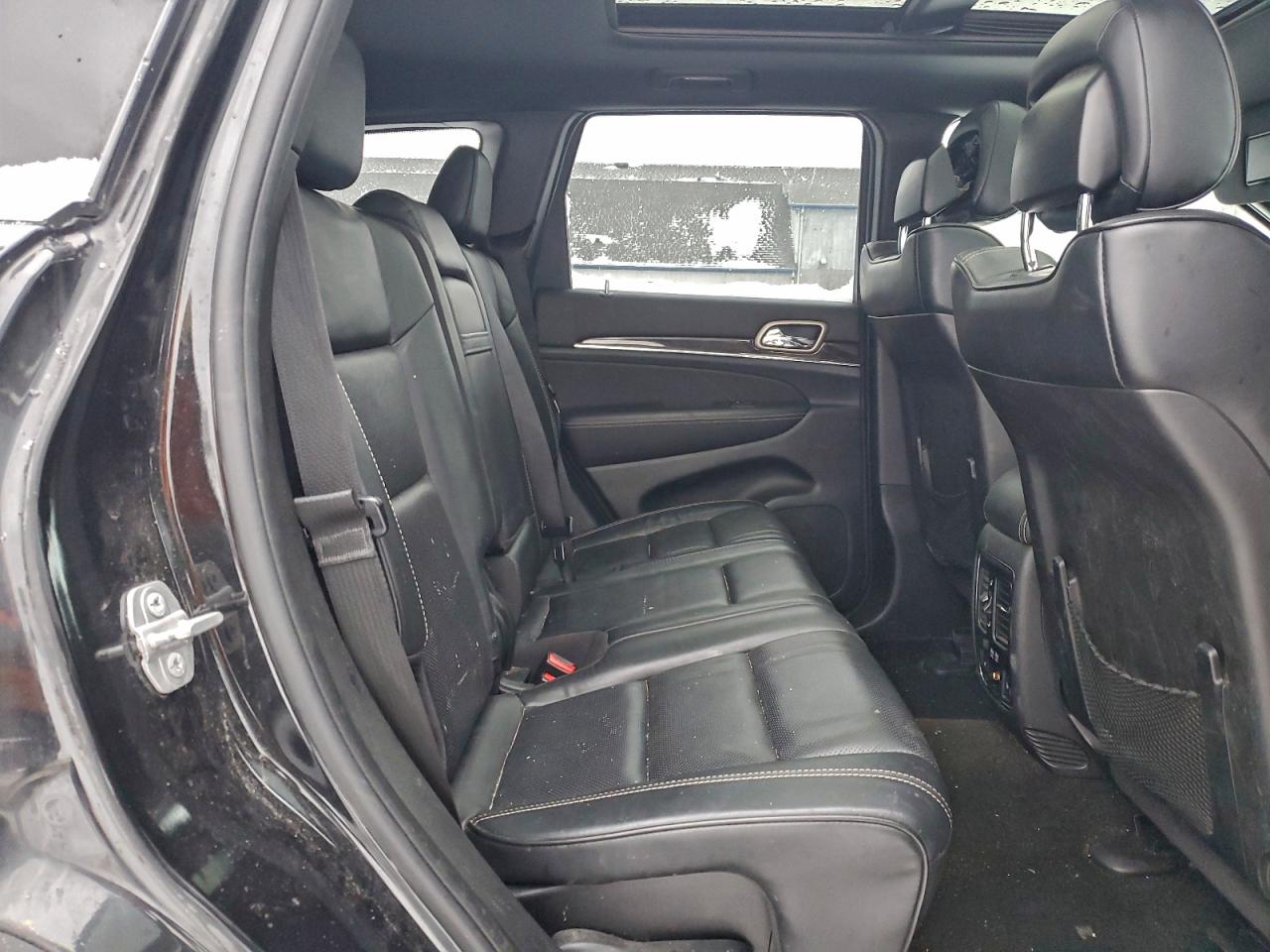 2015 JEEP GRAND CHEROKEE OVERLAND photo 11