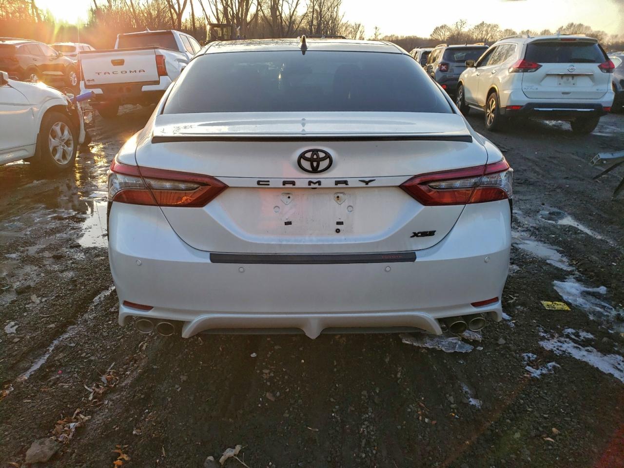 2022 TOYOTA CAMRY TRD photo 6