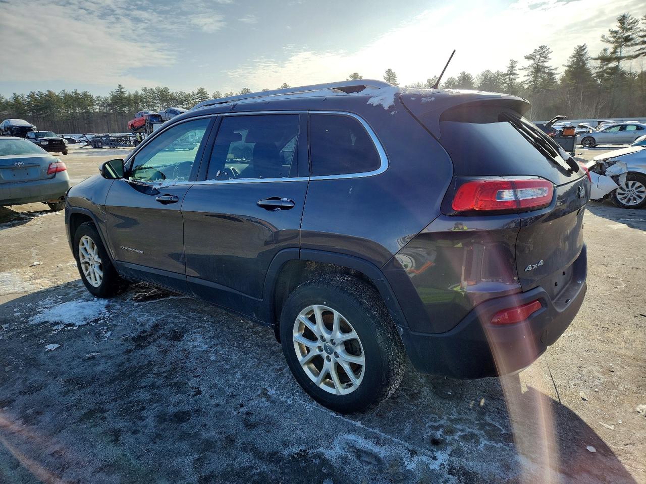 2015 JEEP CHEROKEE LATITUDE photo 2