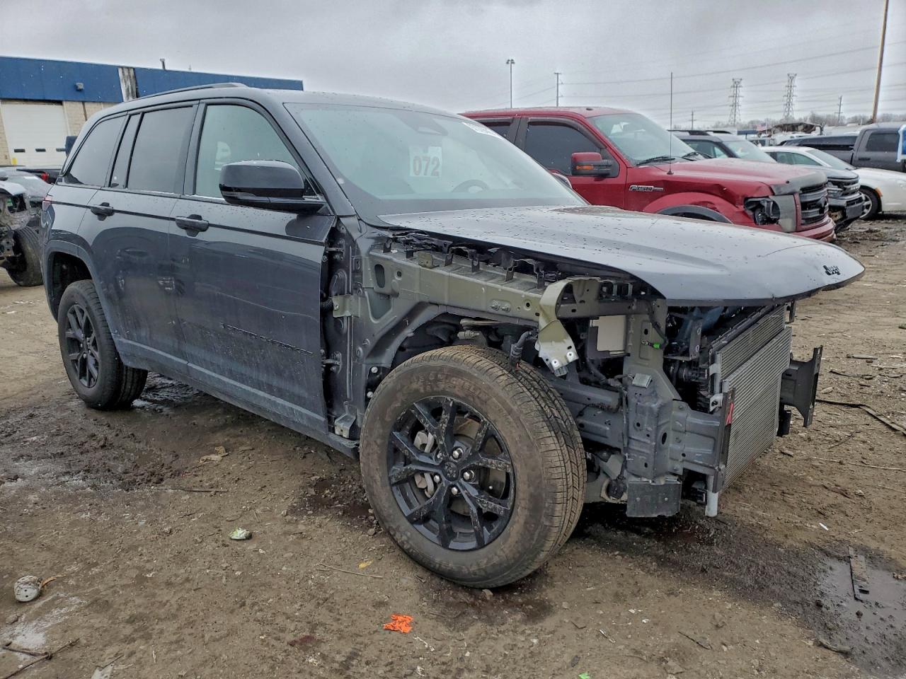 2024 JEEP GRAND CHEROKEE LAREDO photo 4