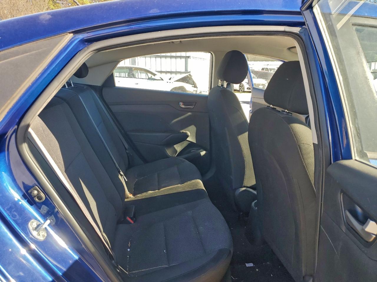 2019 HYUNDAI ACCENT SE photo 28
