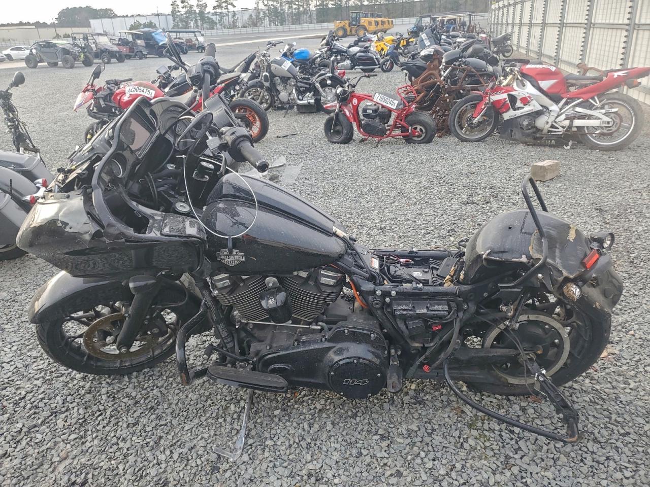 2021 HARLEY-DAVIDSON FLTRXS photo 3