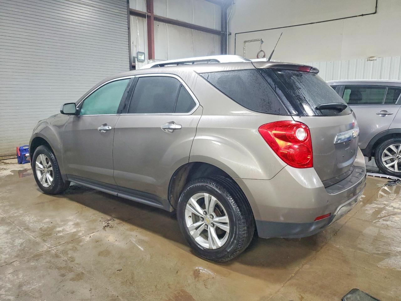 2010 CHEVROLET EQUINOX LTZ photo 2