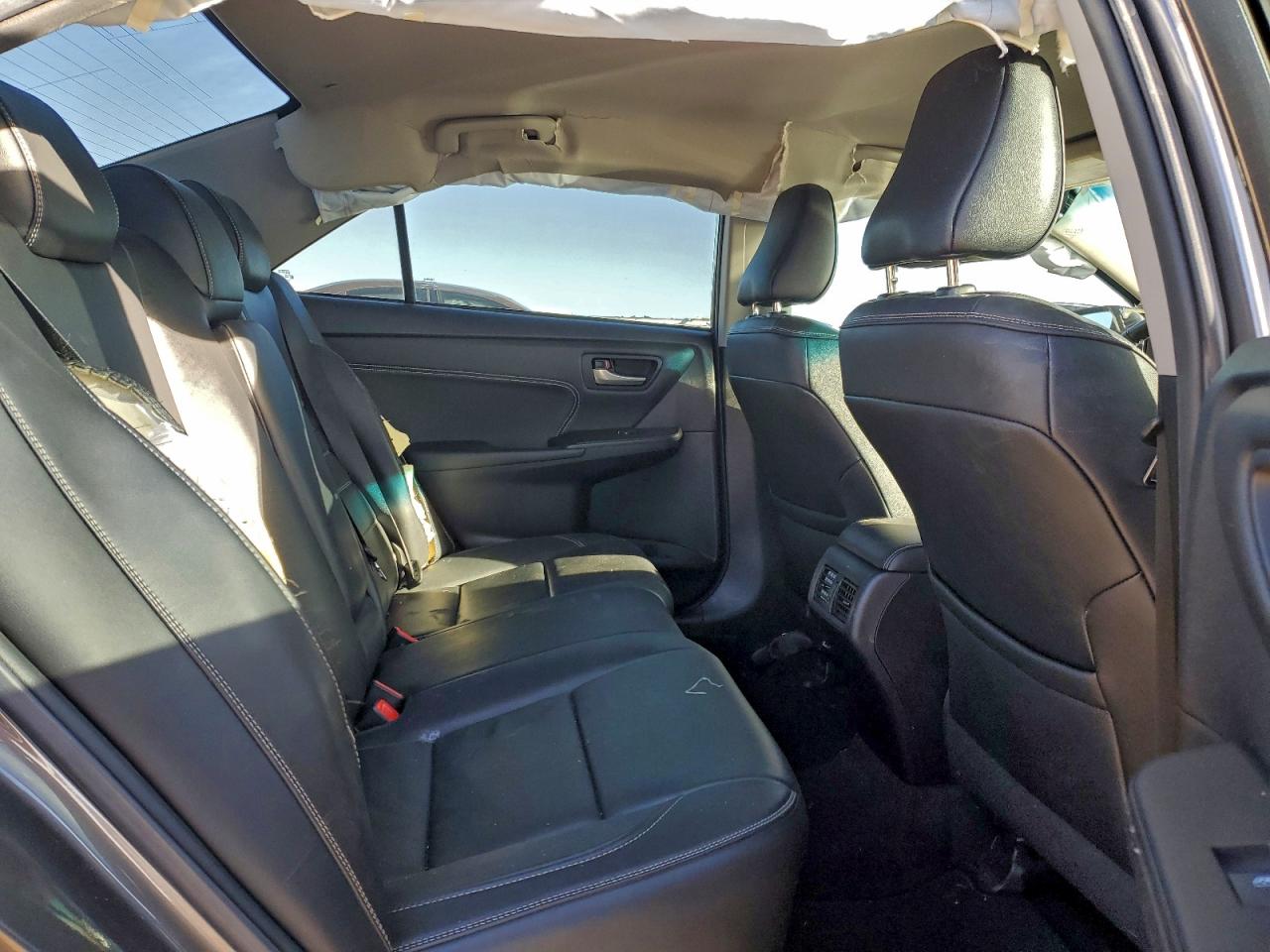 2016 TOYOTA CAMRY LE photo 19