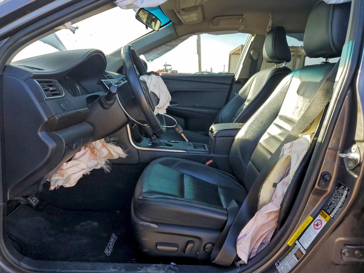 2016 TOYOTA CAMRY LE photo 13
