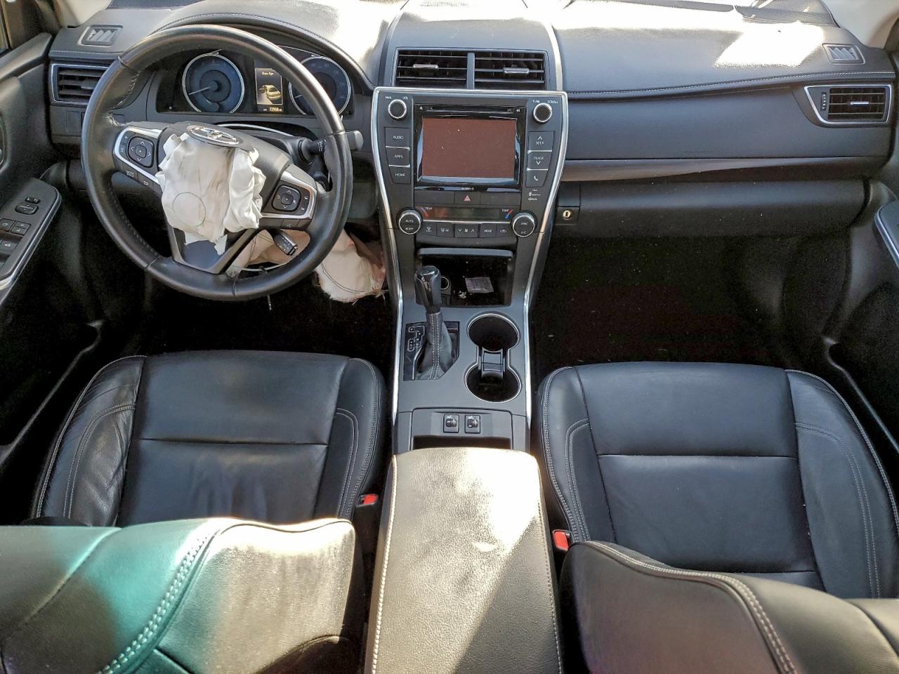 2016 TOYOTA CAMRY LE photo 15