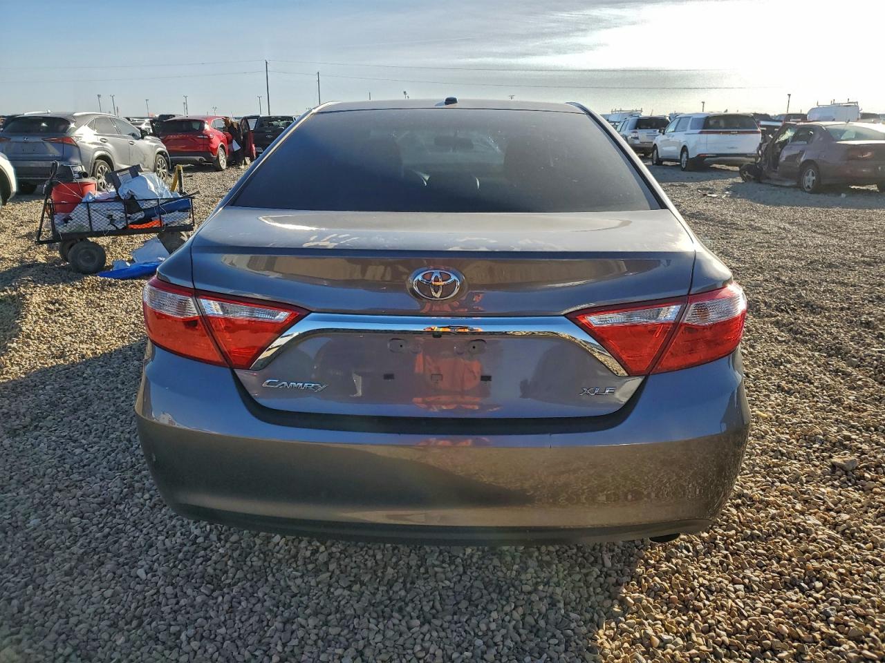 2016 TOYOTA CAMRY LE photo 11