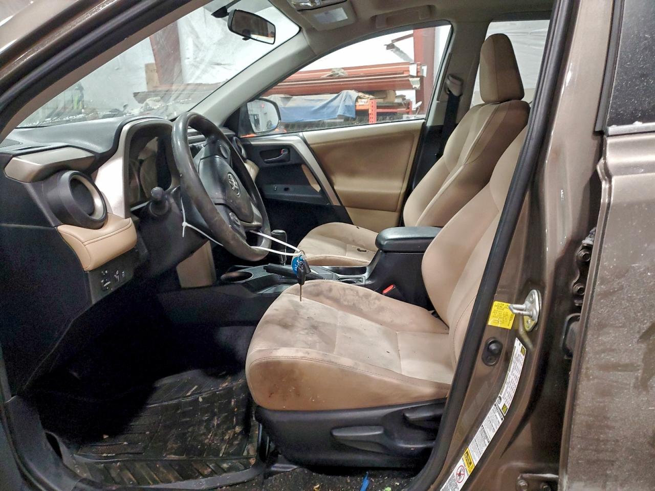 2013 TOYOTA RAV4 XLE photo 13