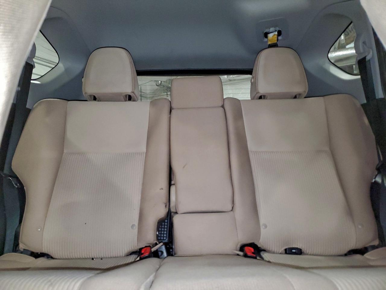 2013 TOYOTA RAV4 XLE photo 19