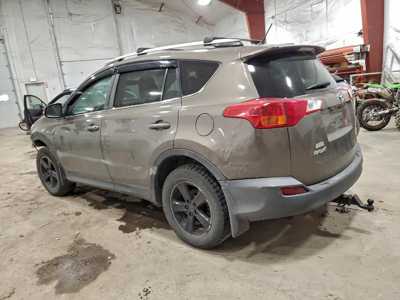2013 TOYOTA RAV4 XLE photo 3