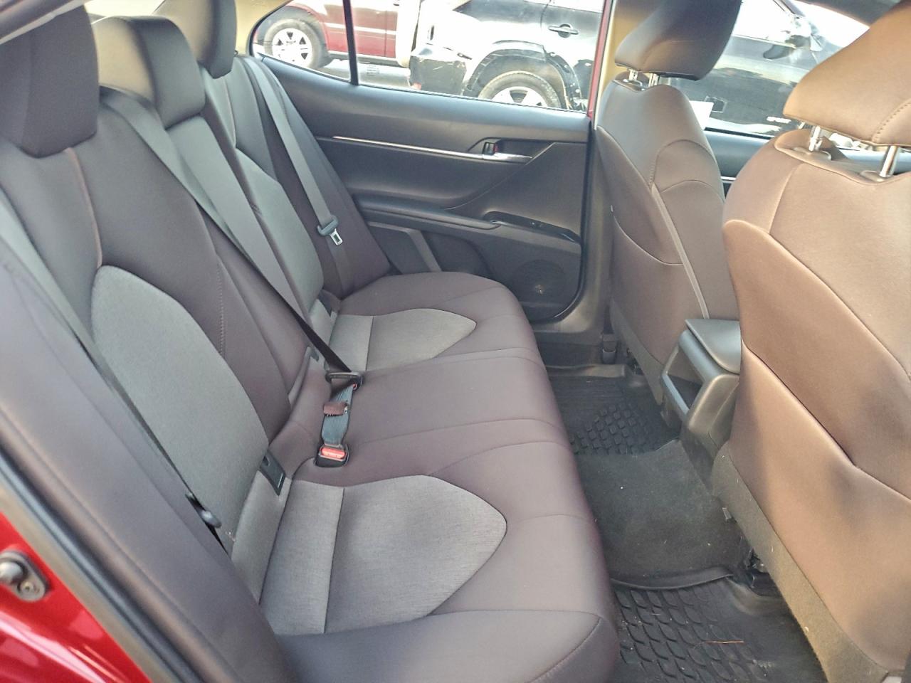 2020 TOYOTA CAMRY LE photo 10