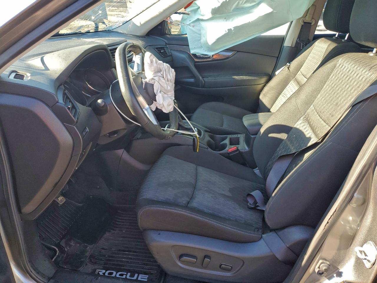 2020 NISSAN ROGUE S photo 13