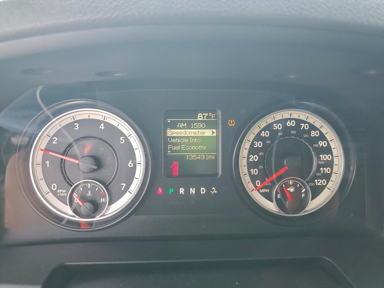 2015 RAM 1500 ST photo 9