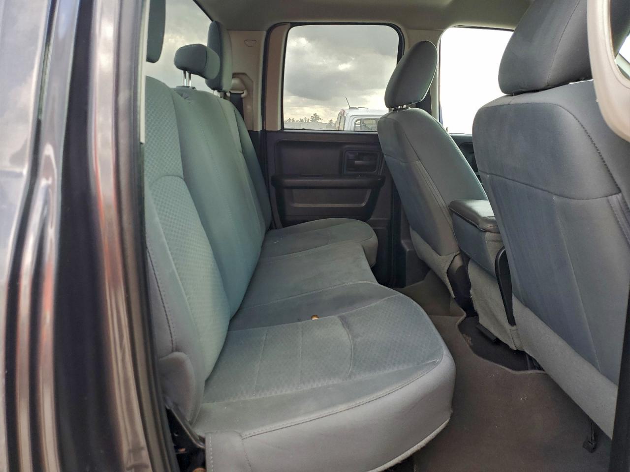 2015 RAM 1500 ST photo 10