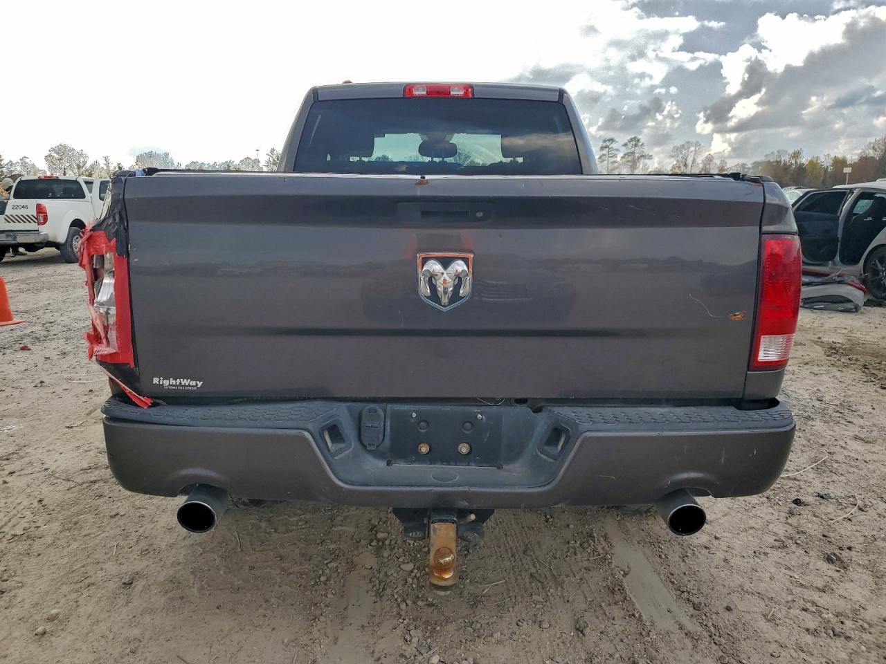 2015 RAM 1500 ST photo 6