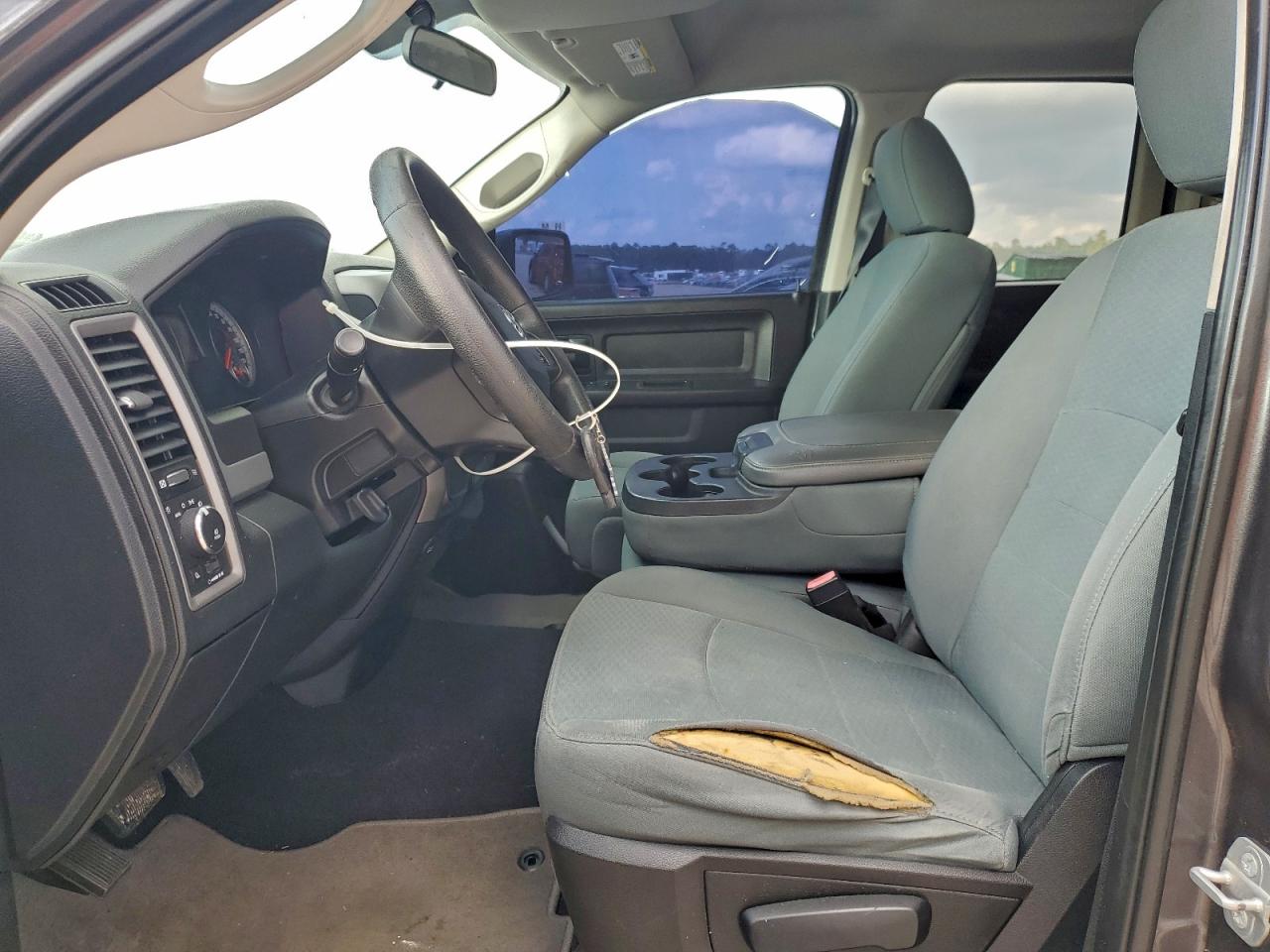 2015 RAM 1500 ST photo 7