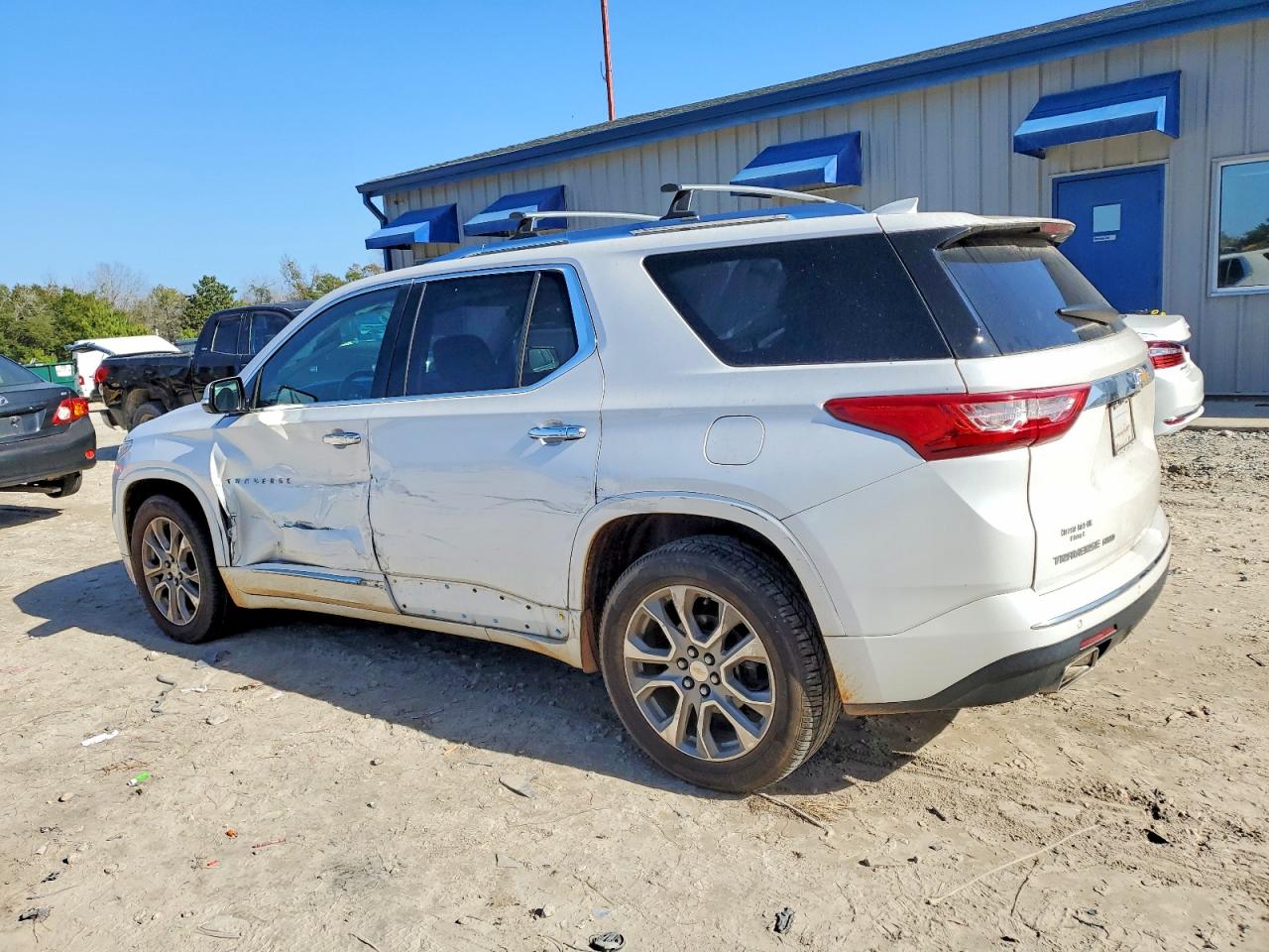 2019 CHEVROLET TRAVERSE PREMIER photo 2