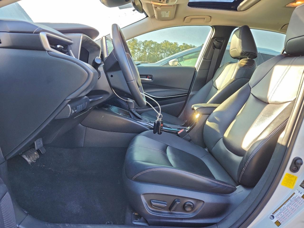 2020 TOYOTA COROLLA XLE photo 7