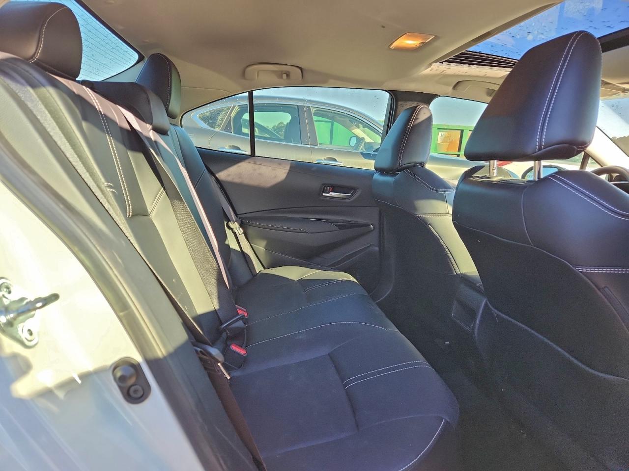 2020 TOYOTA COROLLA XLE photo 10