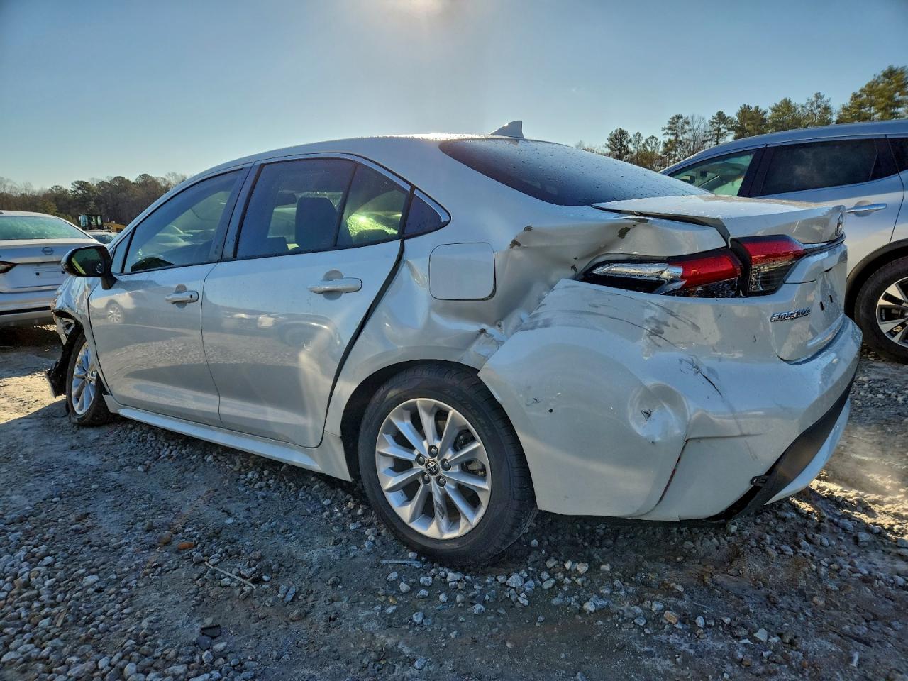 2020 TOYOTA COROLLA XLE photo 2