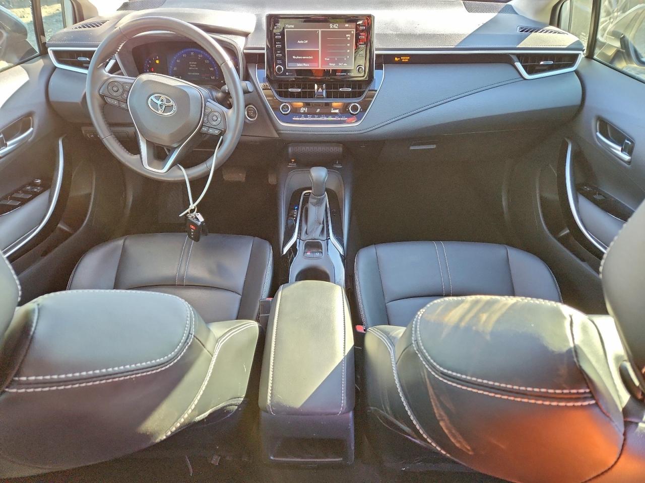 2020 TOYOTA COROLLA XLE photo 8