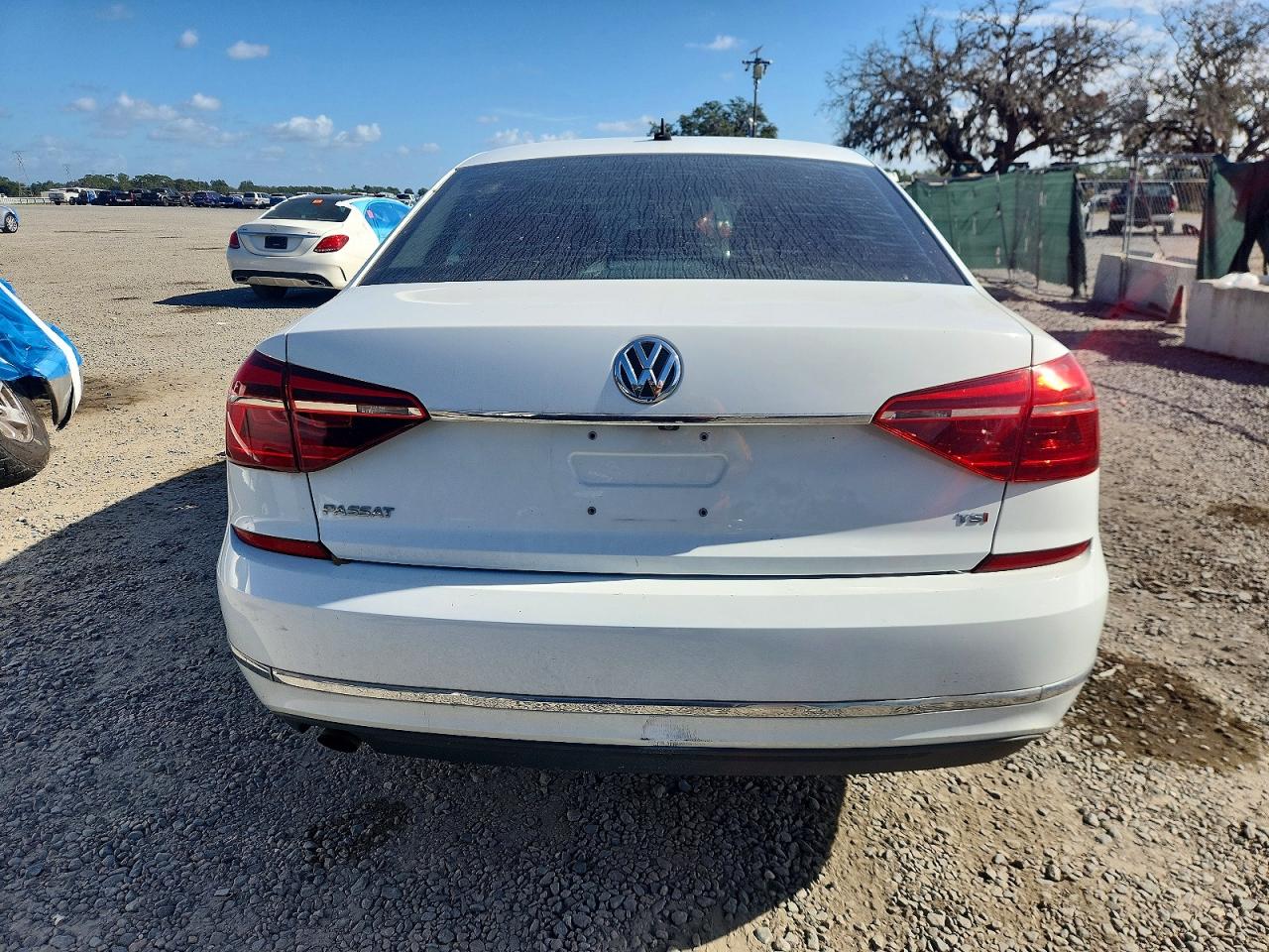2017 VOLKSWAGEN PASSAT S photo 6