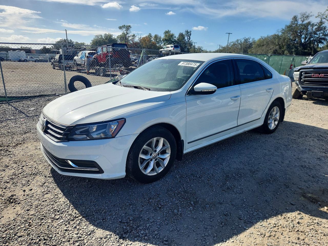 2017 VOLKSWAGEN PASSAT
