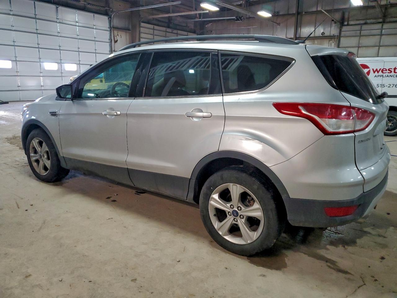 2015 FORD ESCAPE SE photo 2