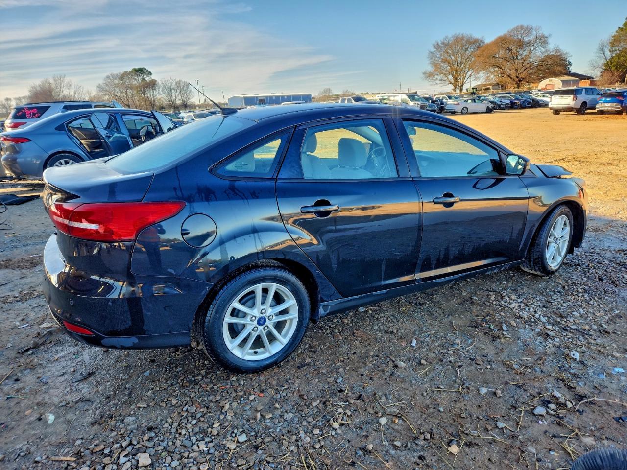 2015 FORD FOCUS SE photo 5