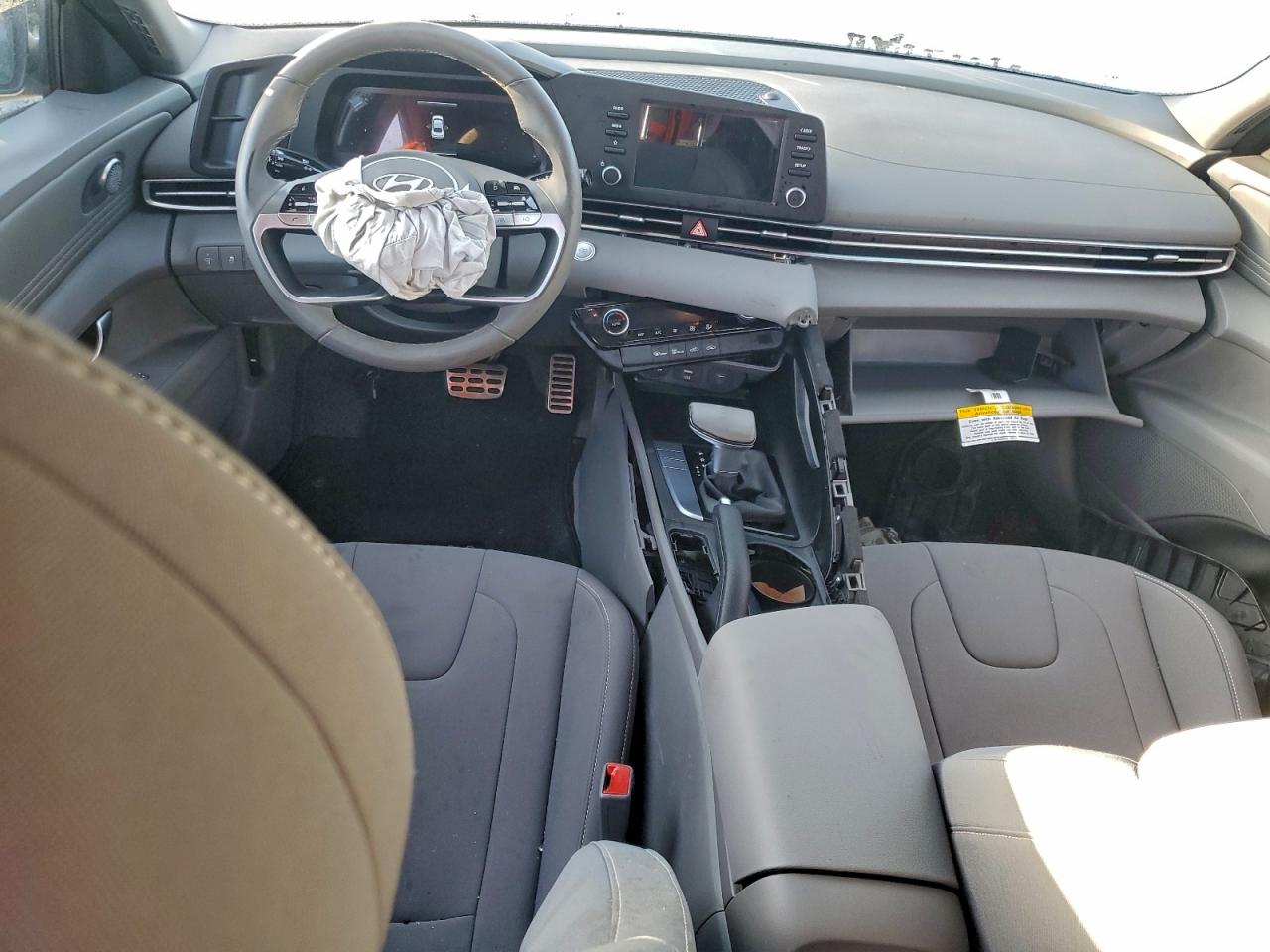 2025 HYUNDAI ELANTRA SEL SPORT photo 8