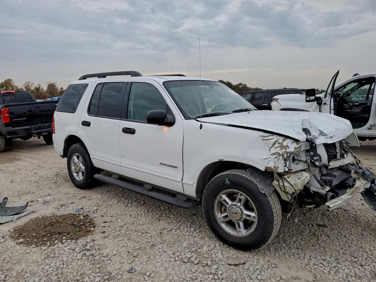 2005 FORD EXPLORER XLT photo 4