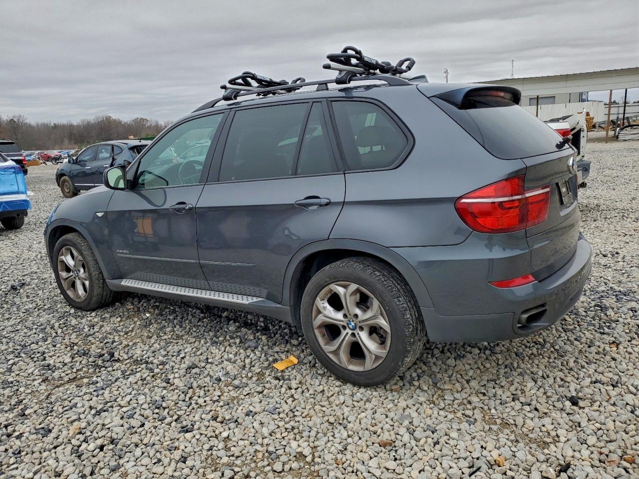 2012 BMW X5 XDRIVE50I photo 2