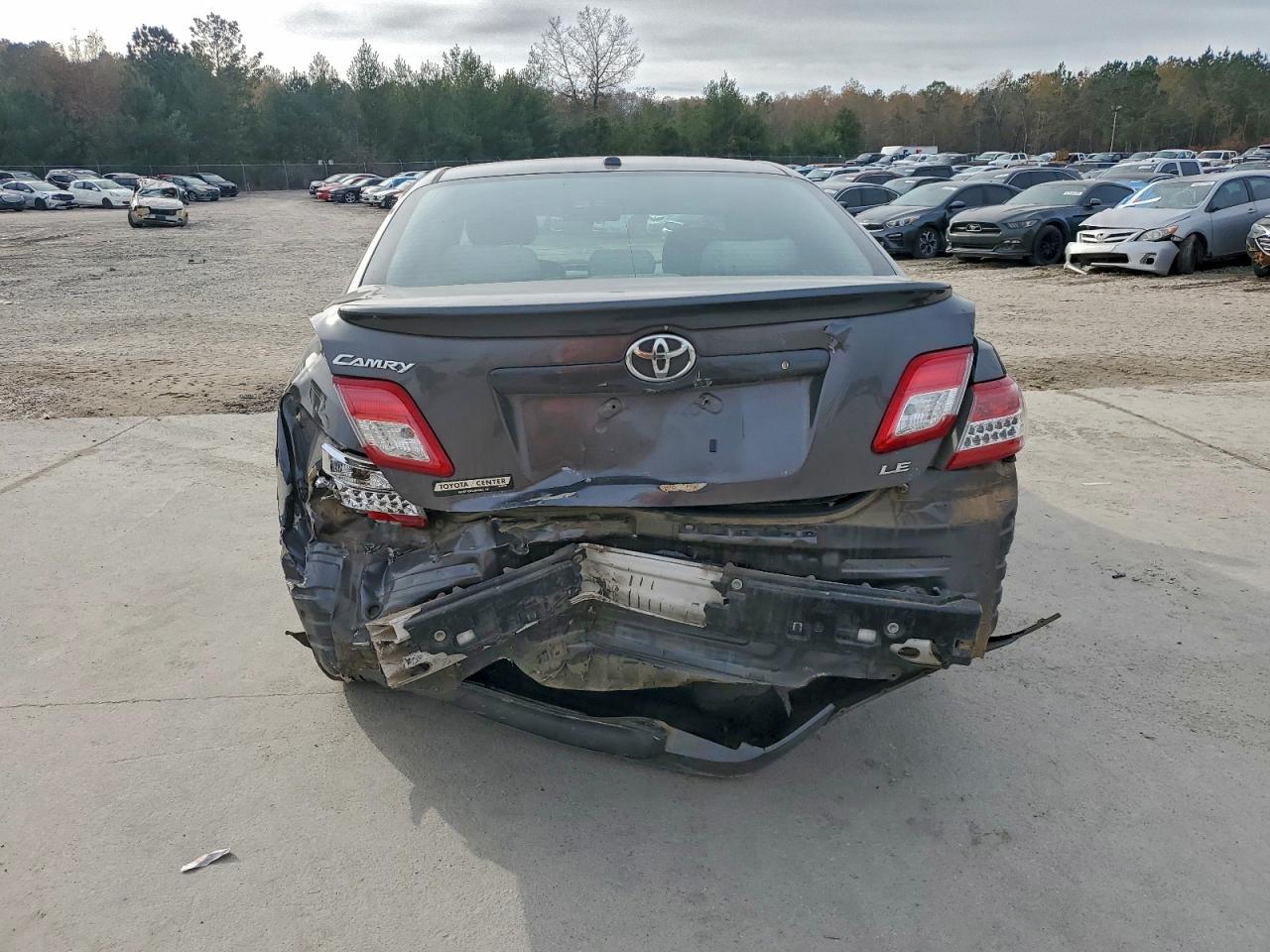 2010 TOYOTA CAMRY BASE photo 6