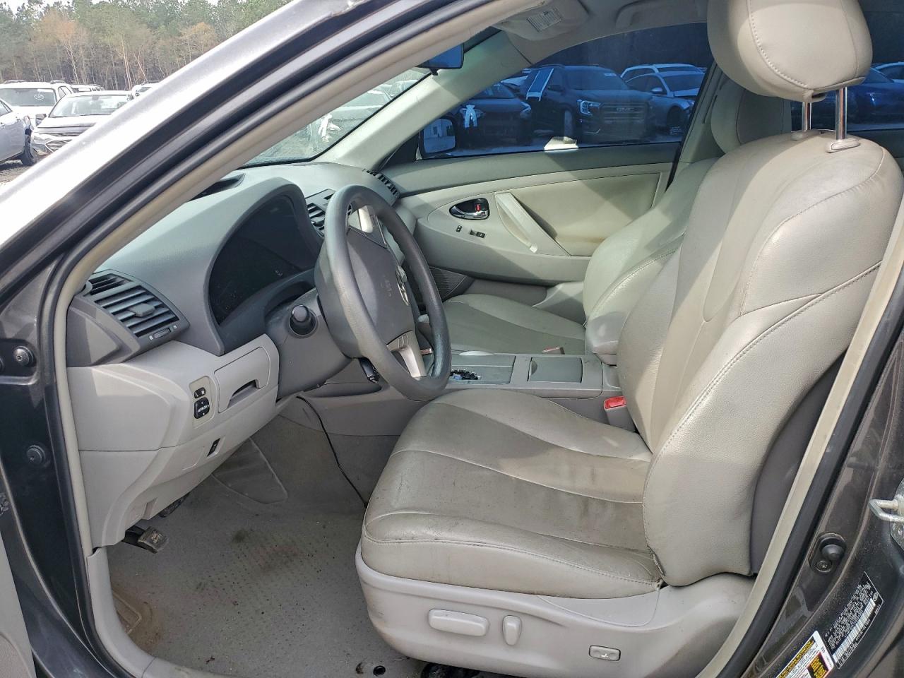 2010 TOYOTA CAMRY BASE photo 7