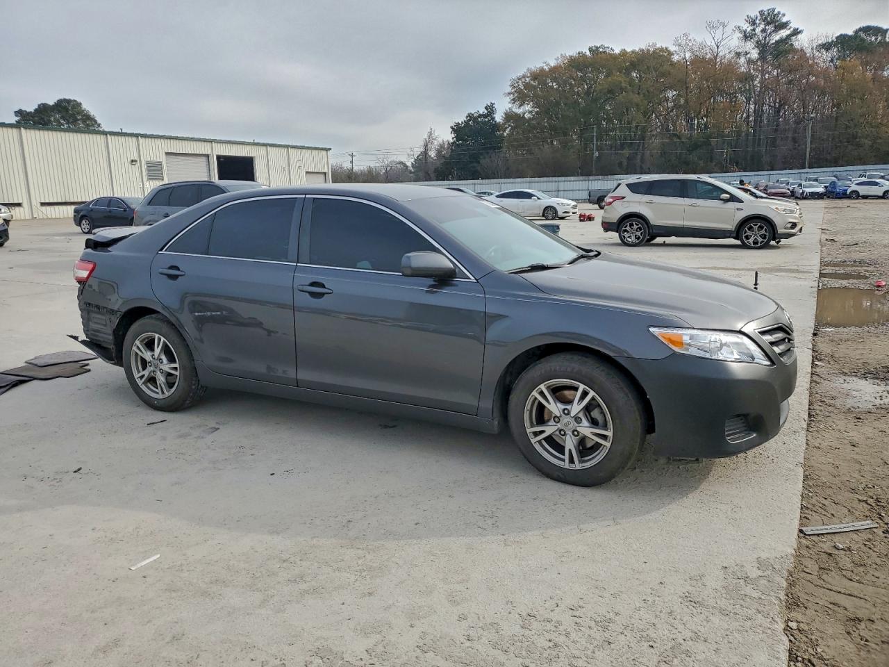 2010 TOYOTA CAMRY BASE photo 4