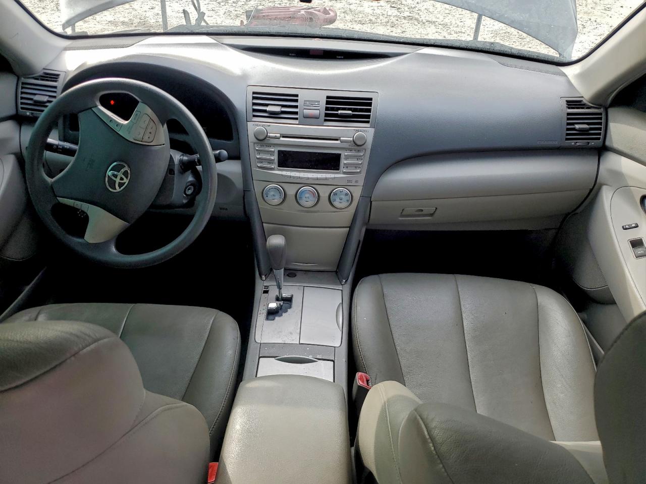 2010 TOYOTA CAMRY BASE photo 8